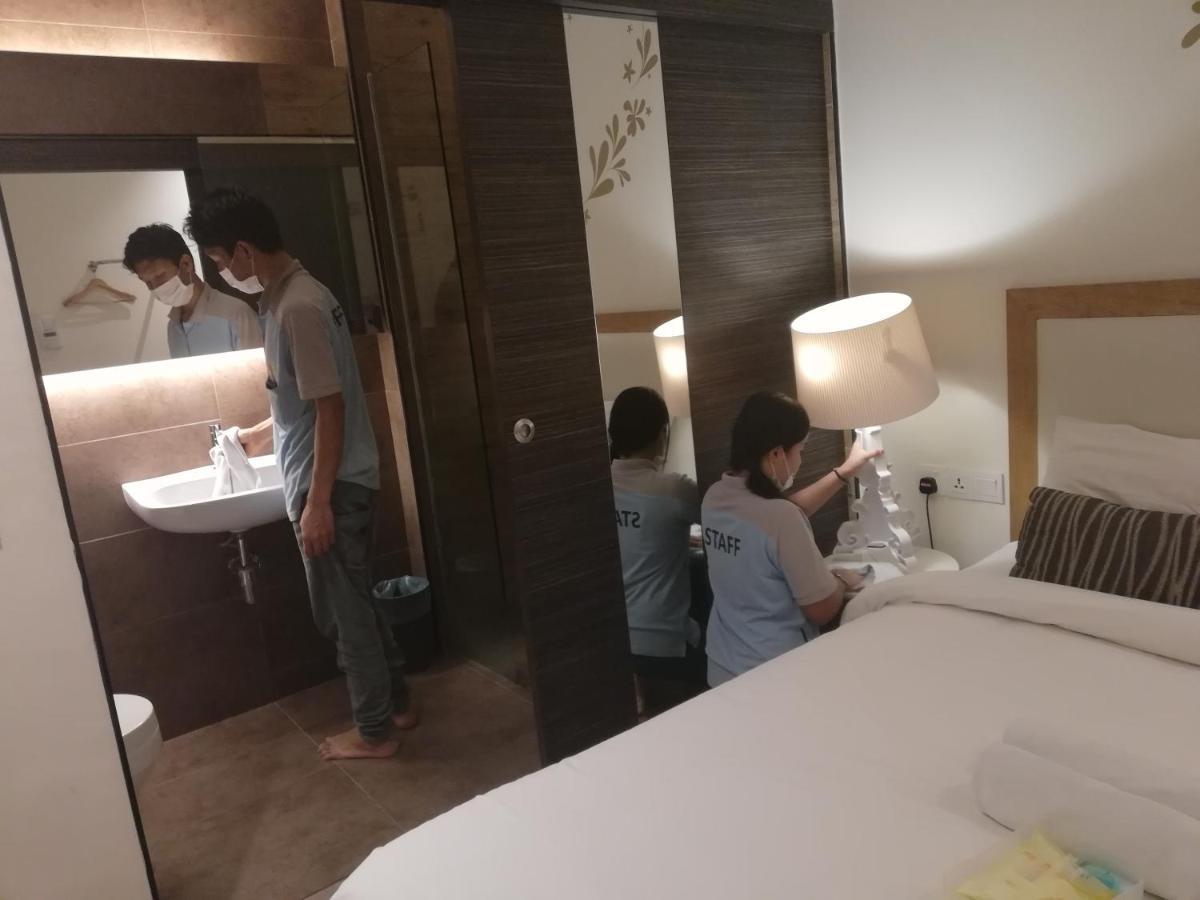 Mood Hotel Джохор-Бару Экстерьер фото